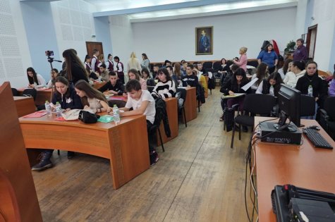 Преподаватели от Стопанска академия и ученици от училищата в Свищов гостуваха на общинската администрация